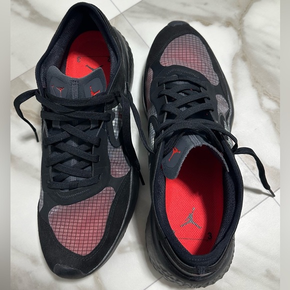 DN2647-060
Brand New 
Size US11,5 - Picture 8 of 8